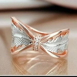 💜FEATHER RING 2 TONED SIZE 10 NEW